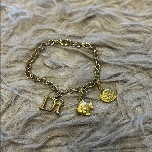 Diamond‎ International Vintage Beach Themed Gold Charm Bracelet